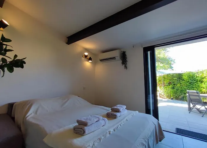Studio avec magnifique Terrasse à 5 min de Cassis - L\'OUSTO